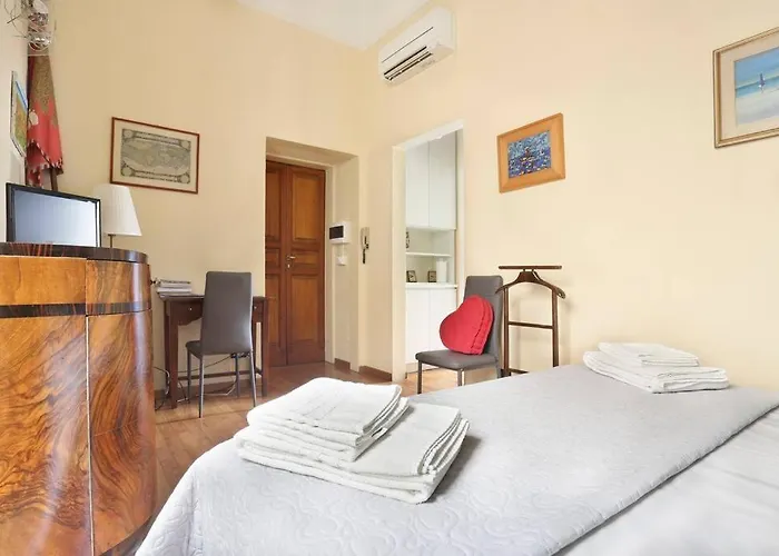 Small Studio, Donatello, Next To The Duomo Of Apartment *